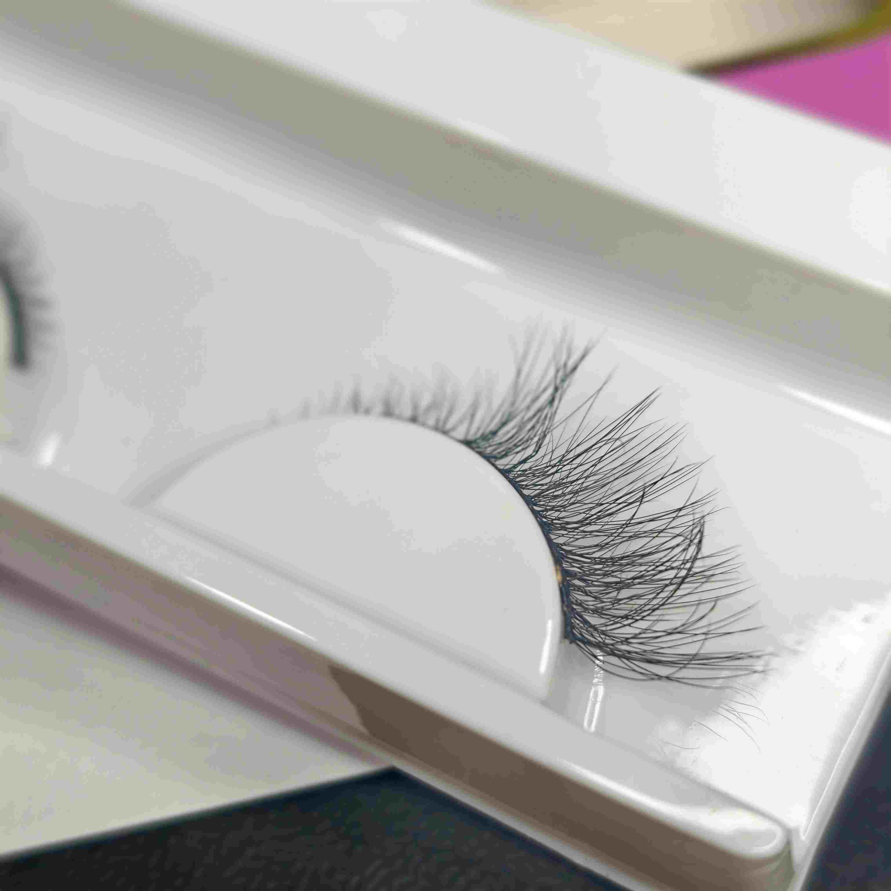 1 pair single lash-Winged