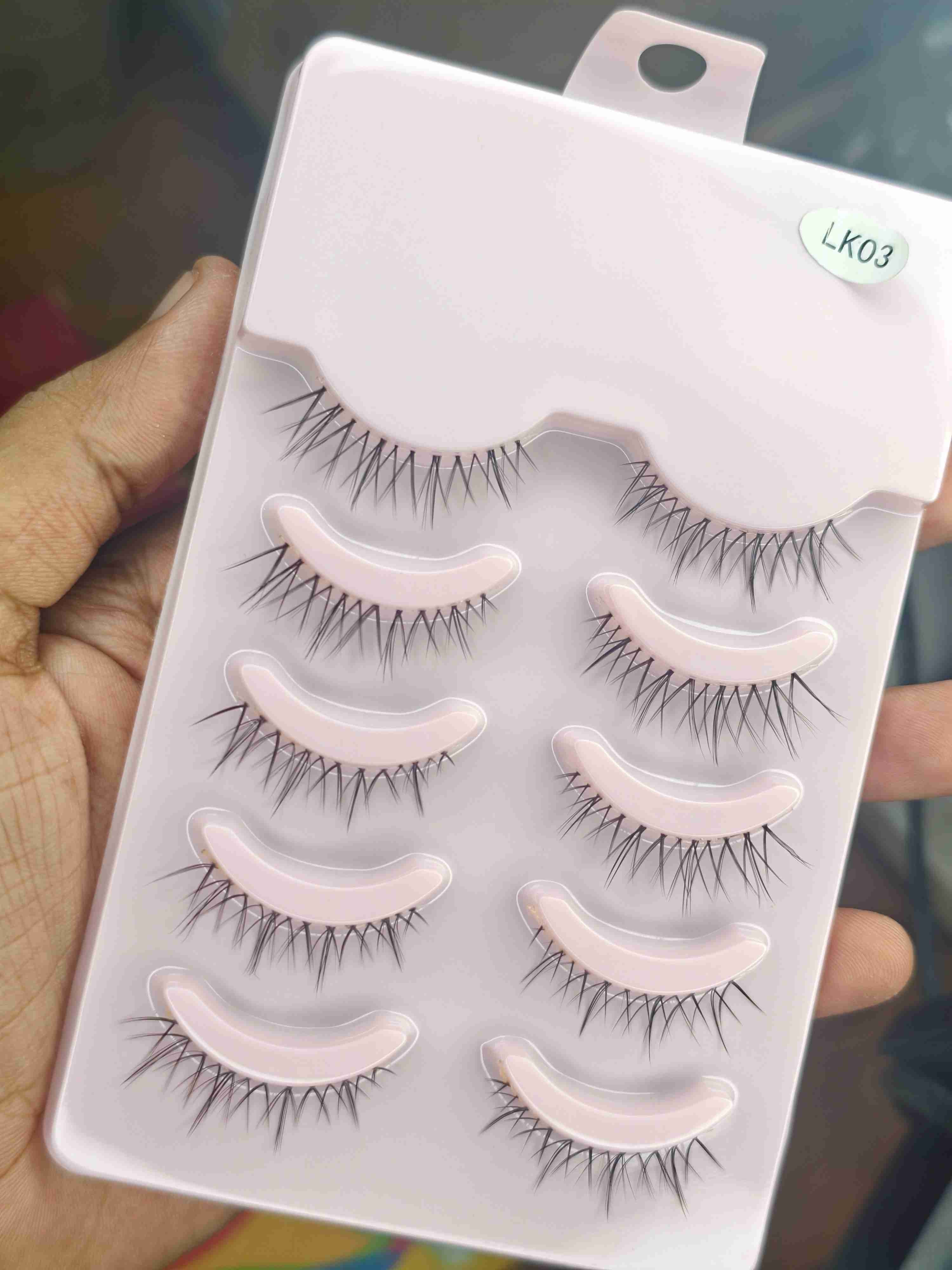 Extremly Natural lightweight lash - LK03