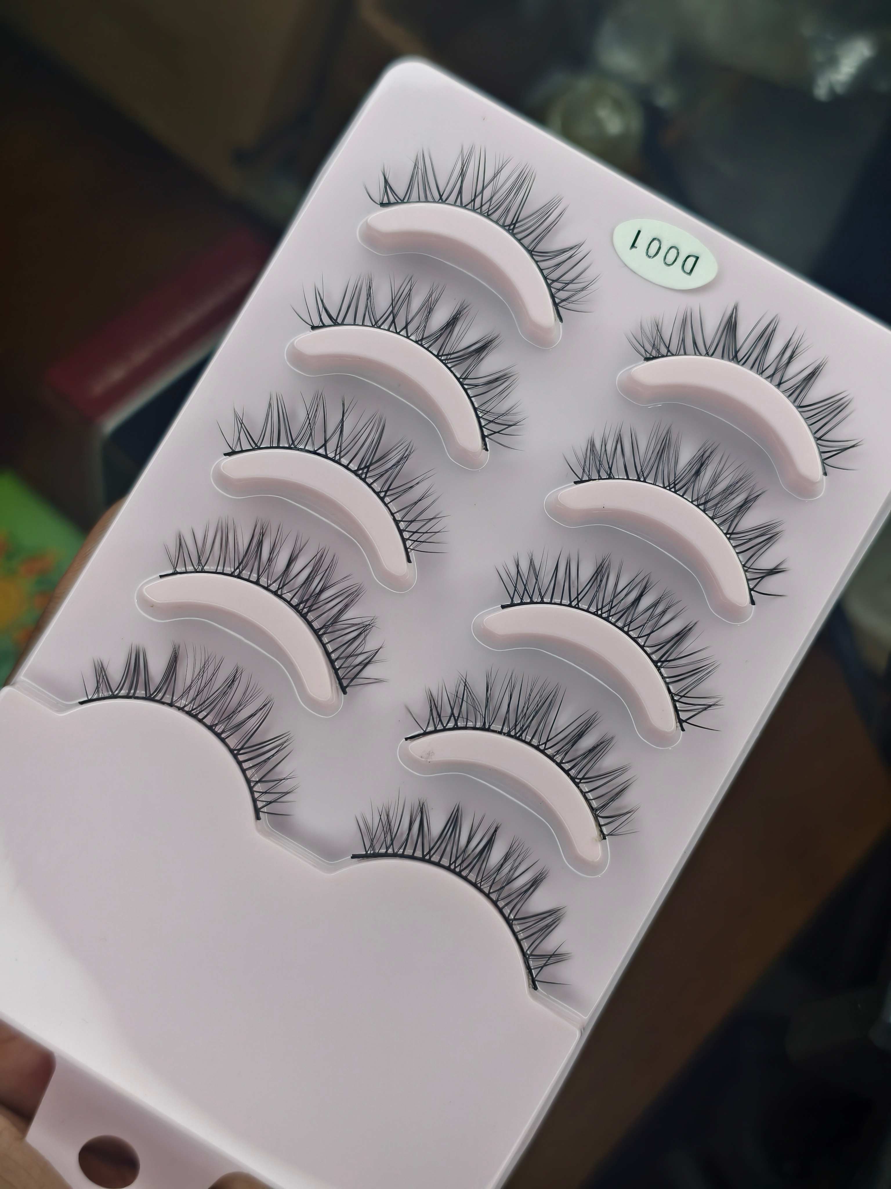 Extremly Natural lightweight lash-D001