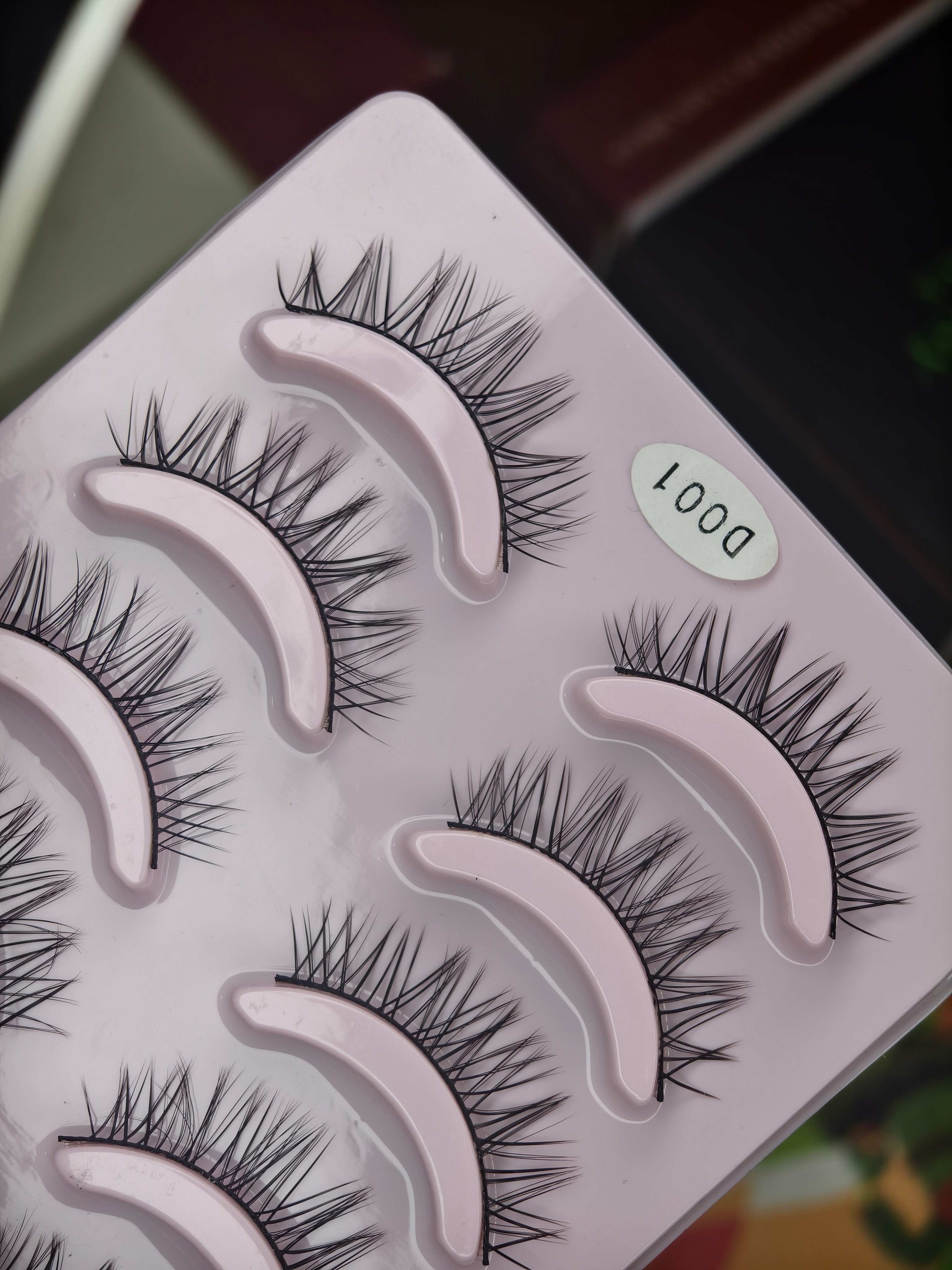 Extremly Natural lightweight lash-D001