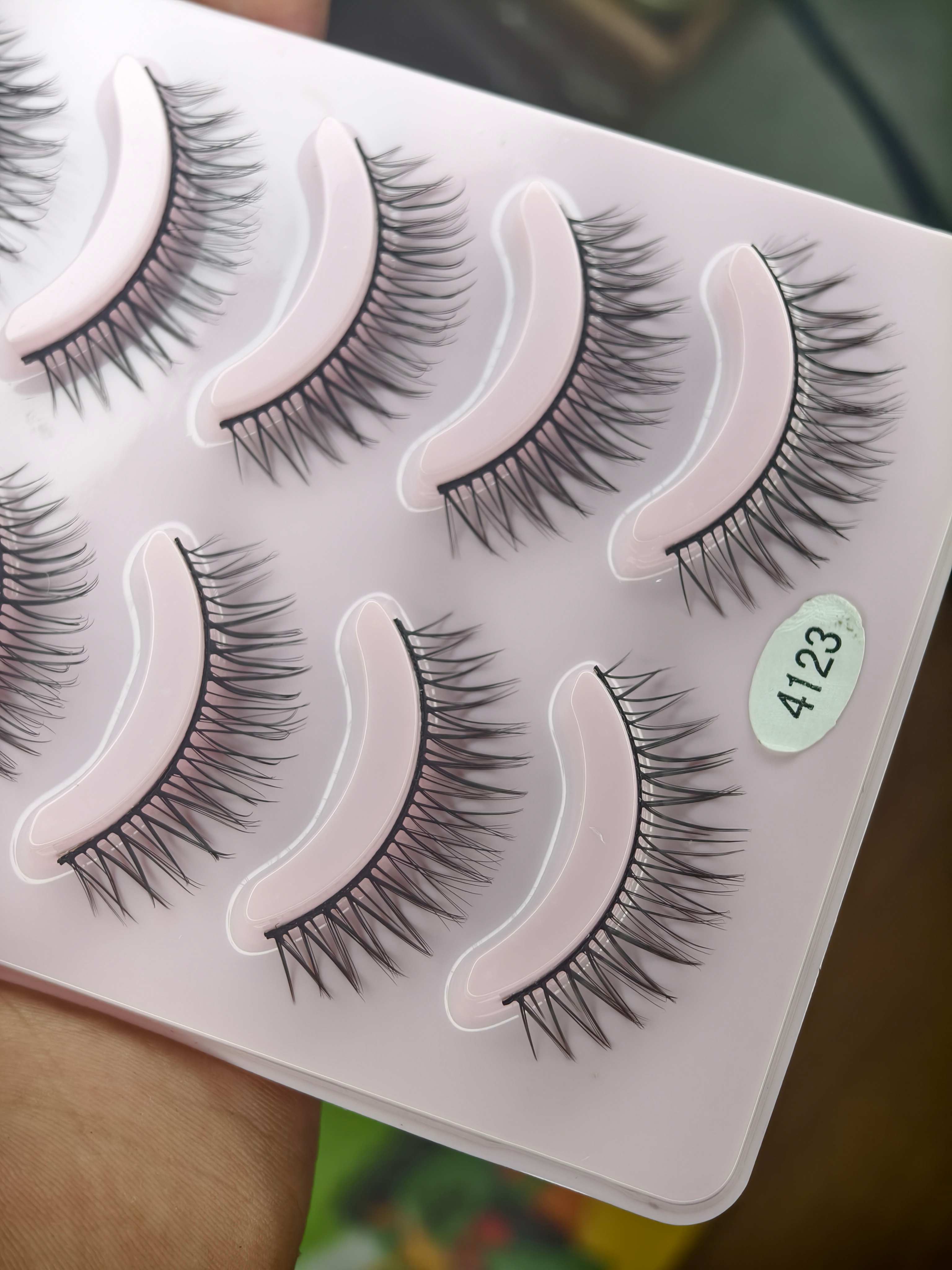 Extremly Natural lightweight lash-4123
