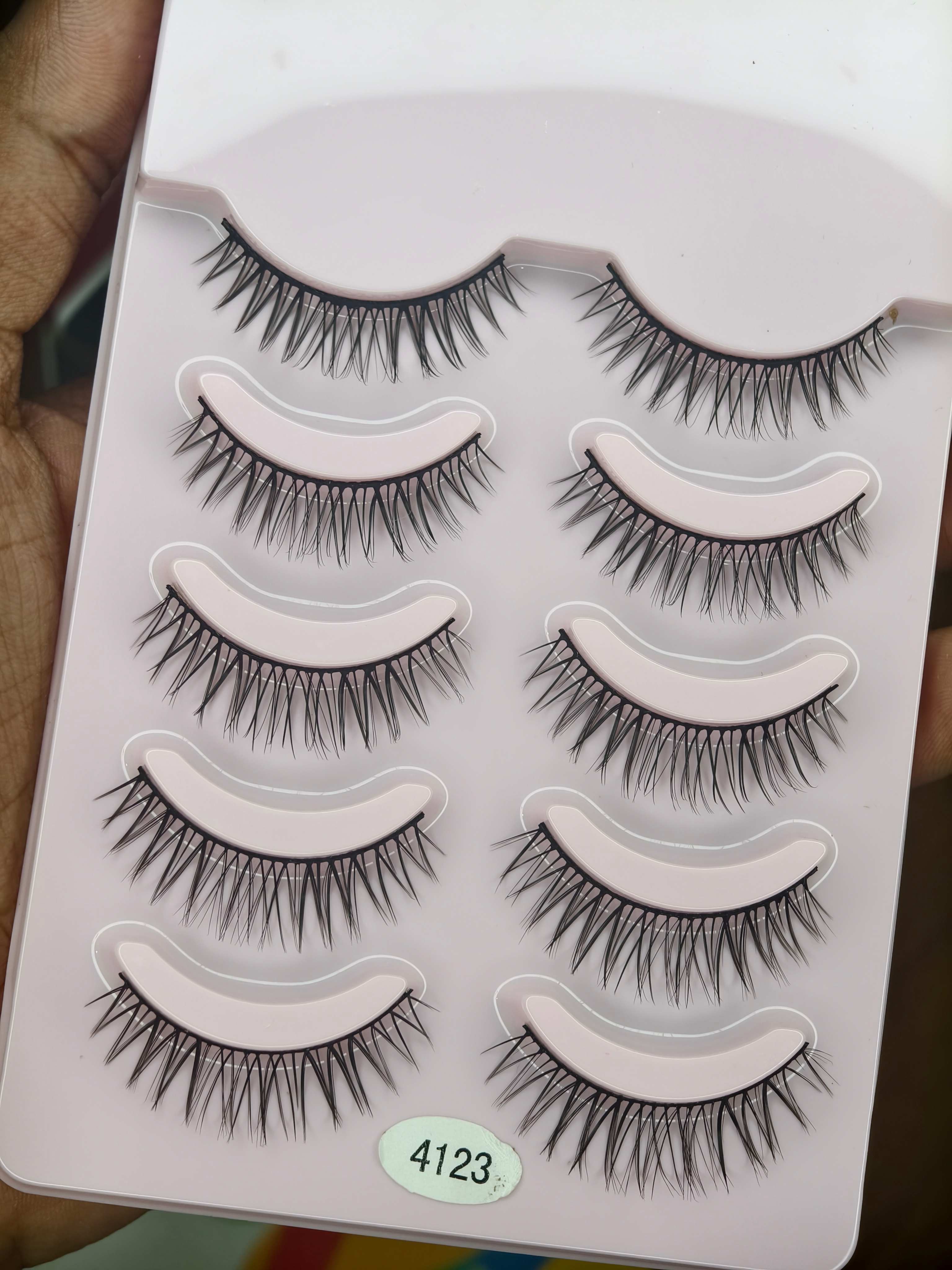Extremly Natural lightweight lash-4123