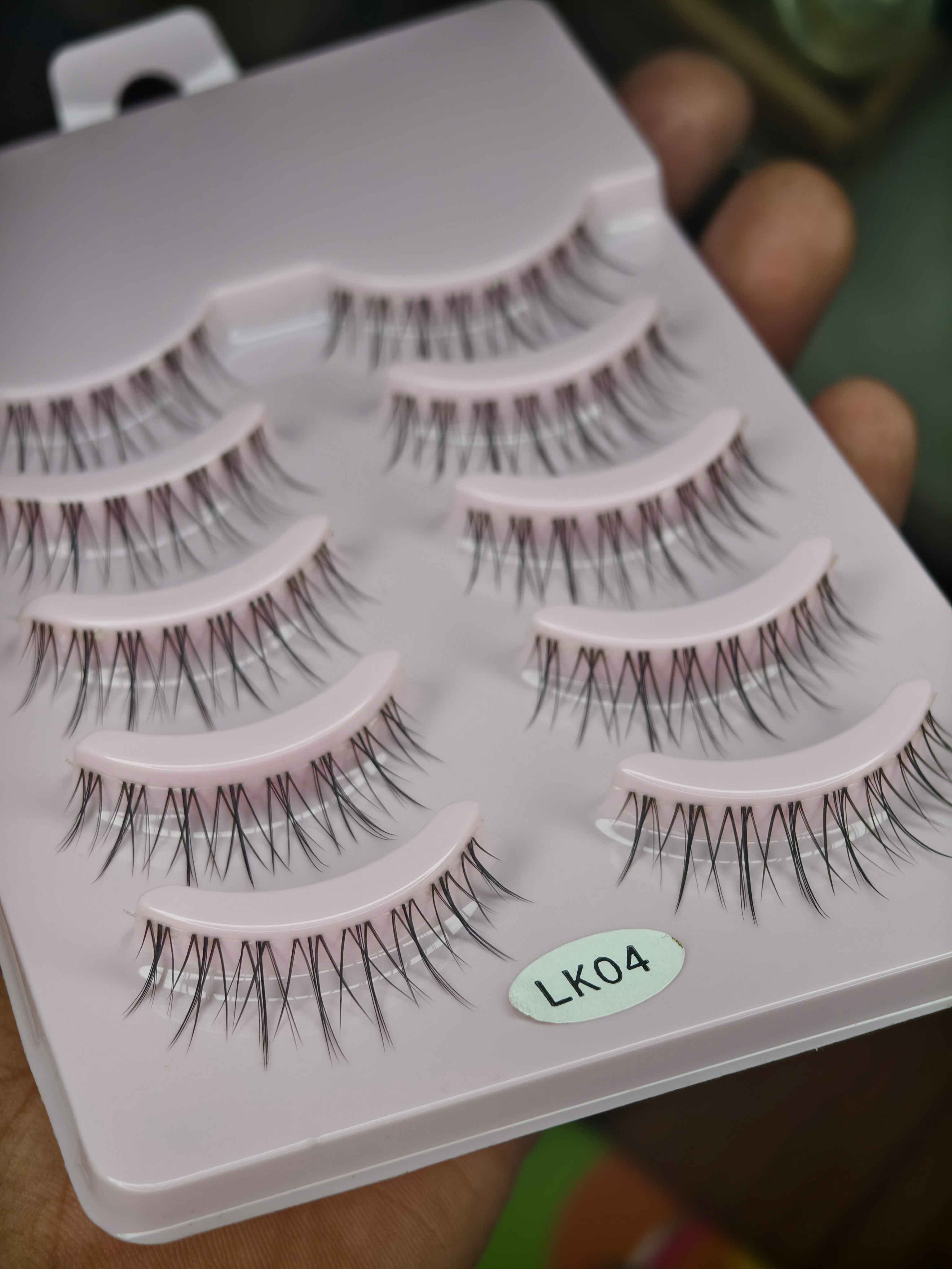 Extremly Natural lightweight lash-LK04