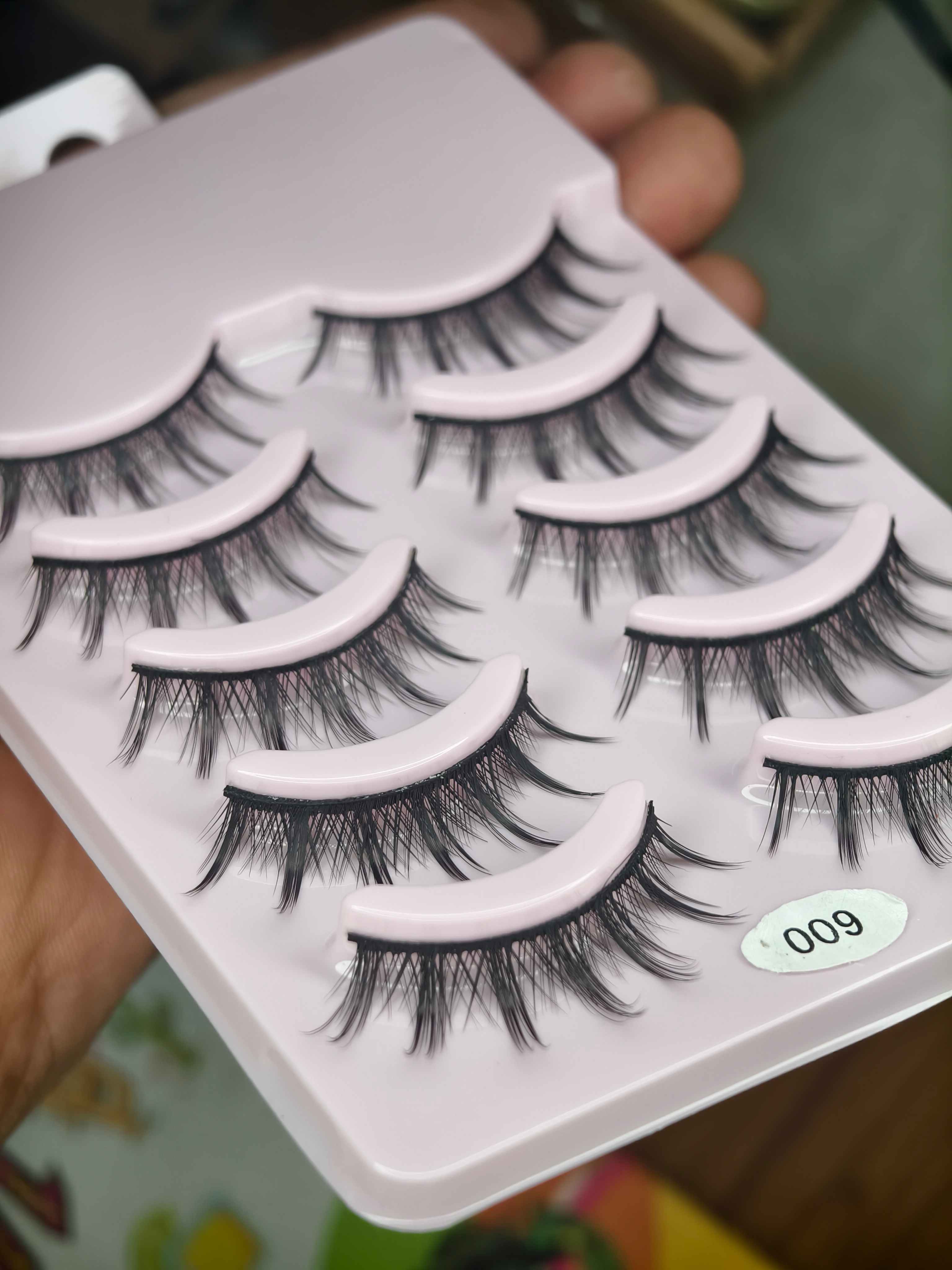 Extremly Natural lightweight lash-009