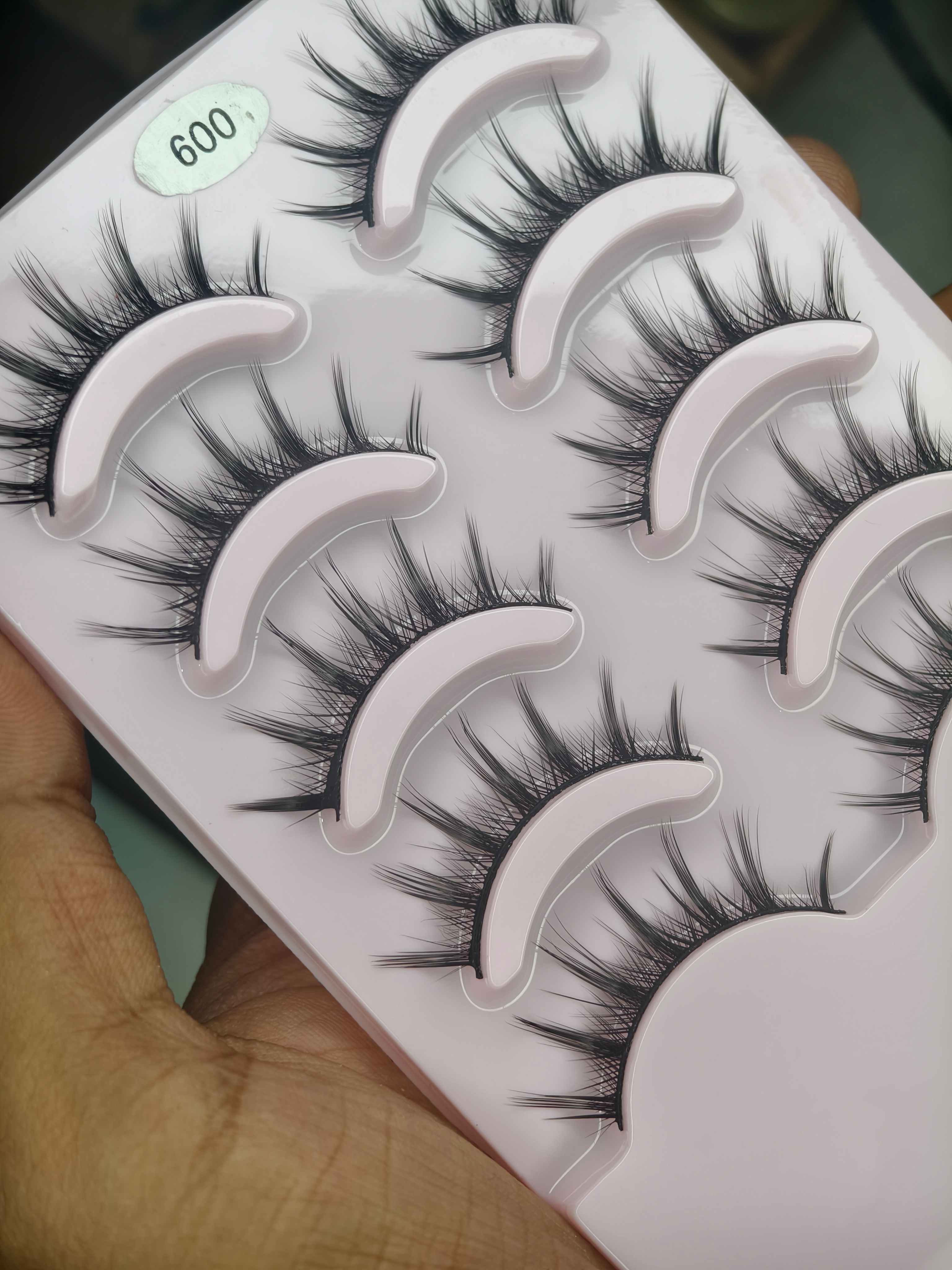 Extremly Natural lightweight lash-009