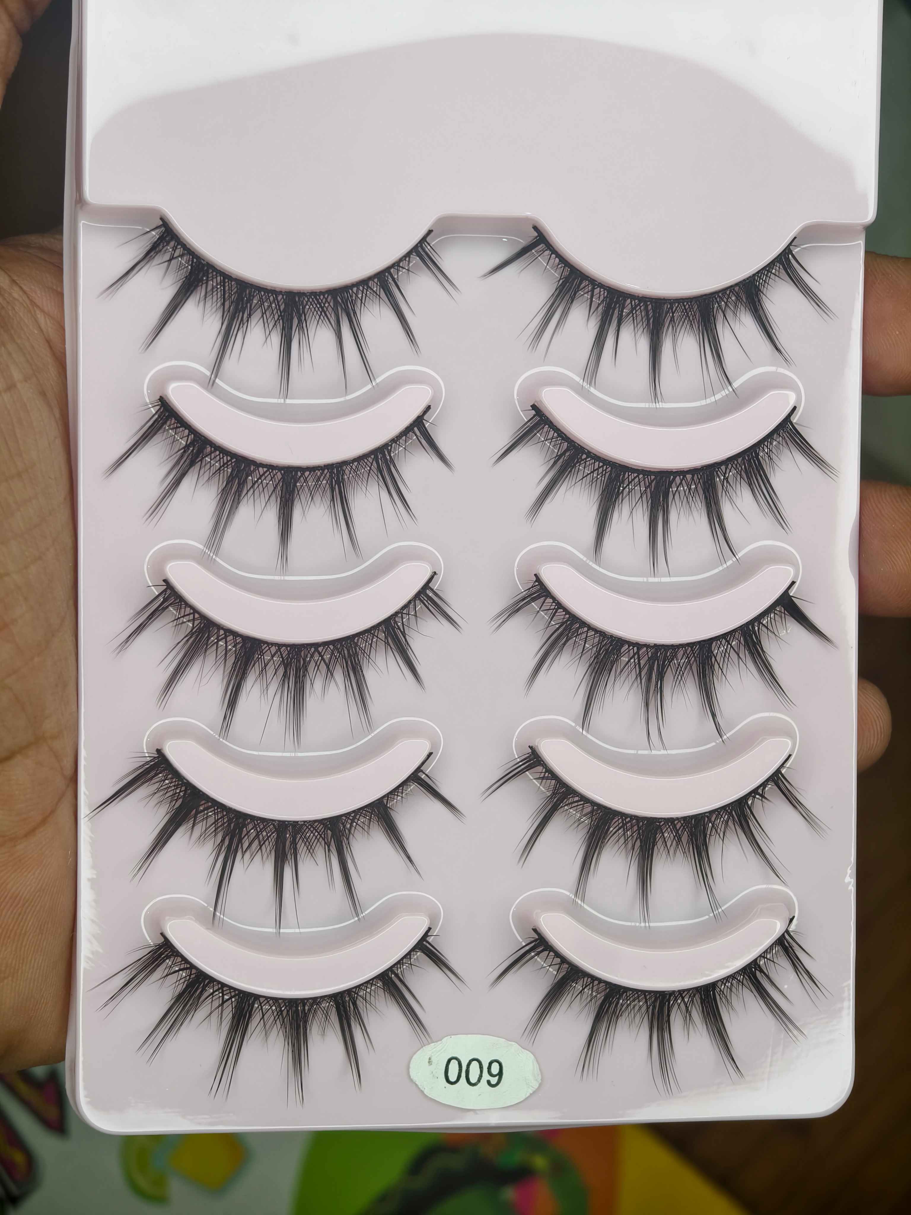 Extremly Natural lightweight lash-009