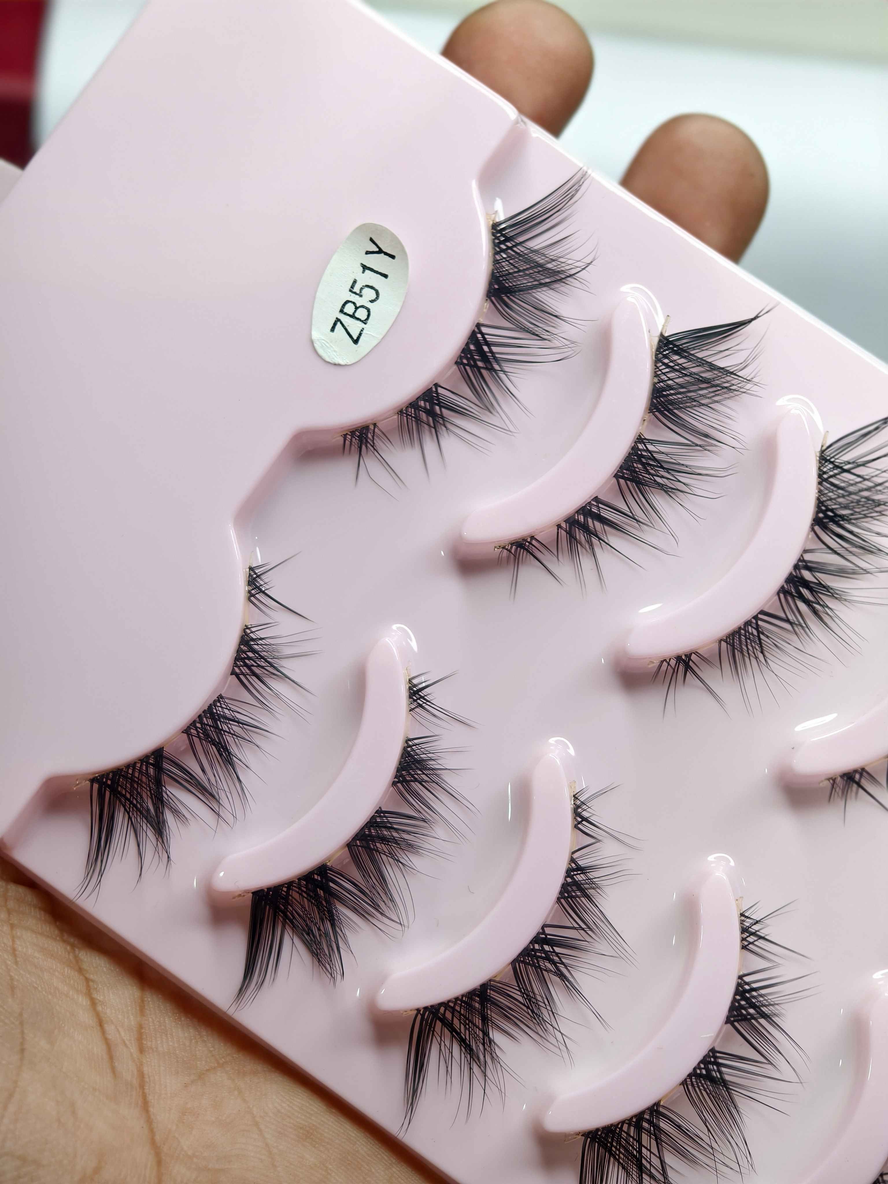 Extremly Natural lightweight lash-ZB51y