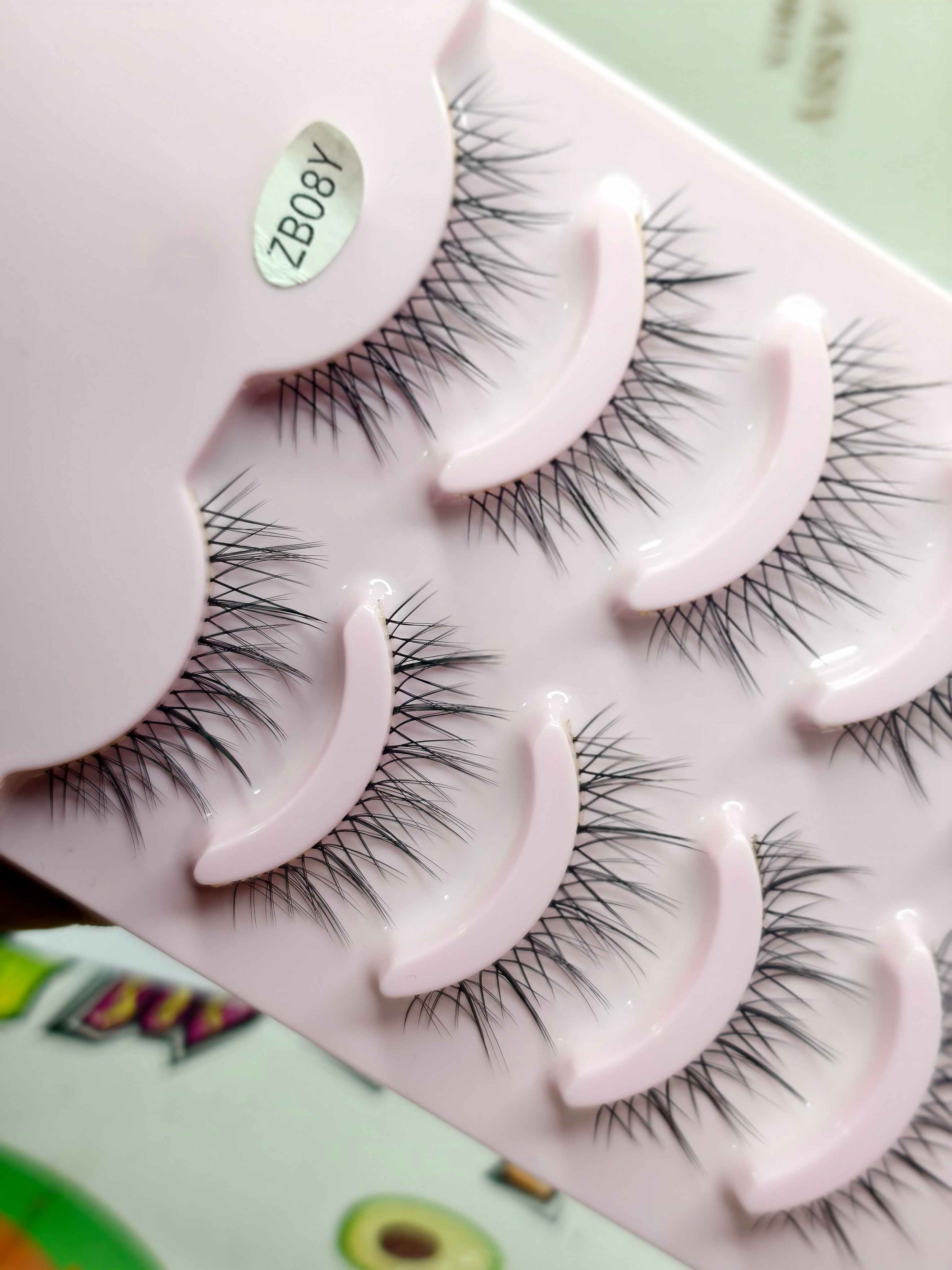 Extremly Natural lightweight lash-ZB15y