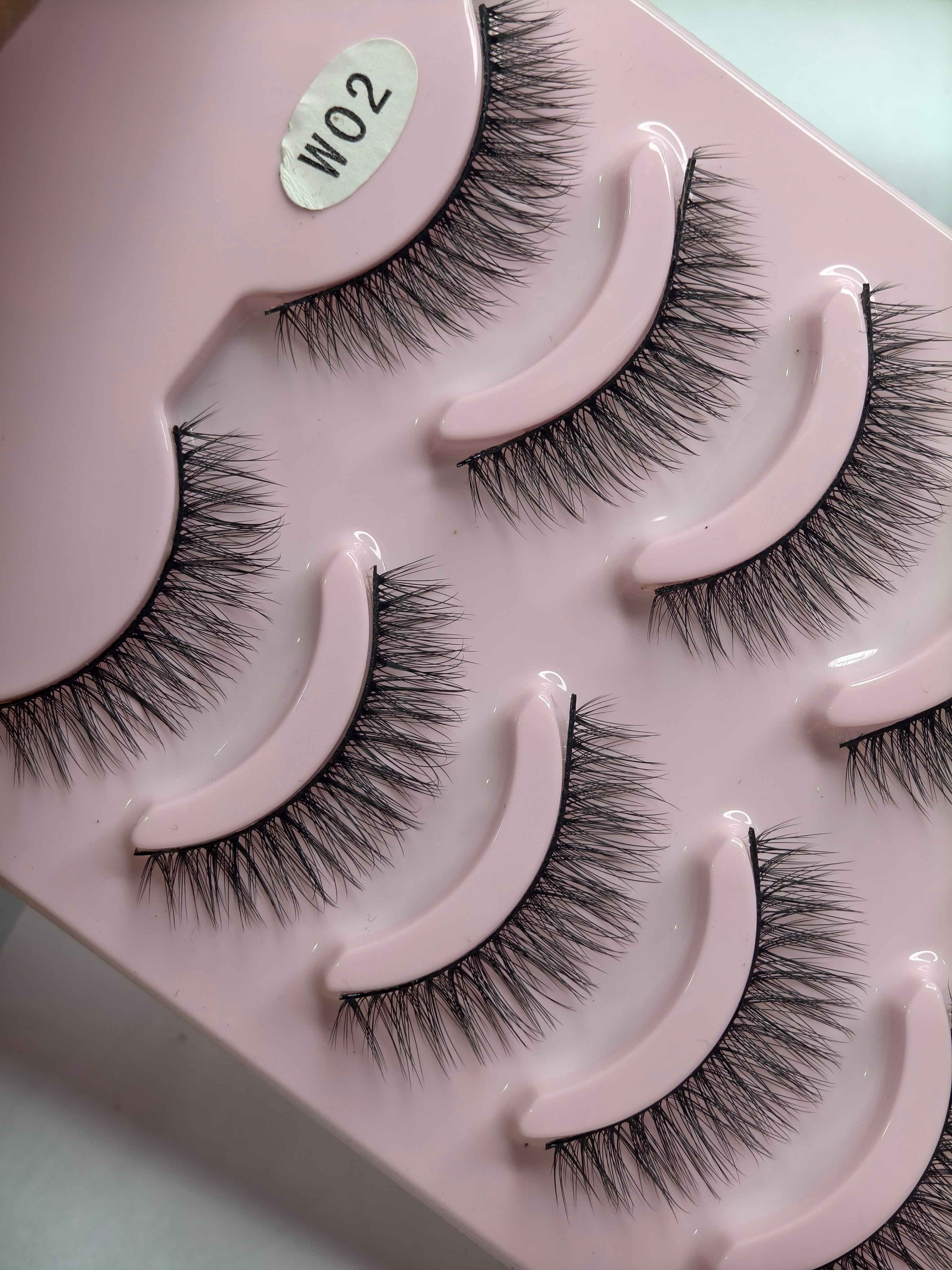 Extremly Natural lightweight lash-W02