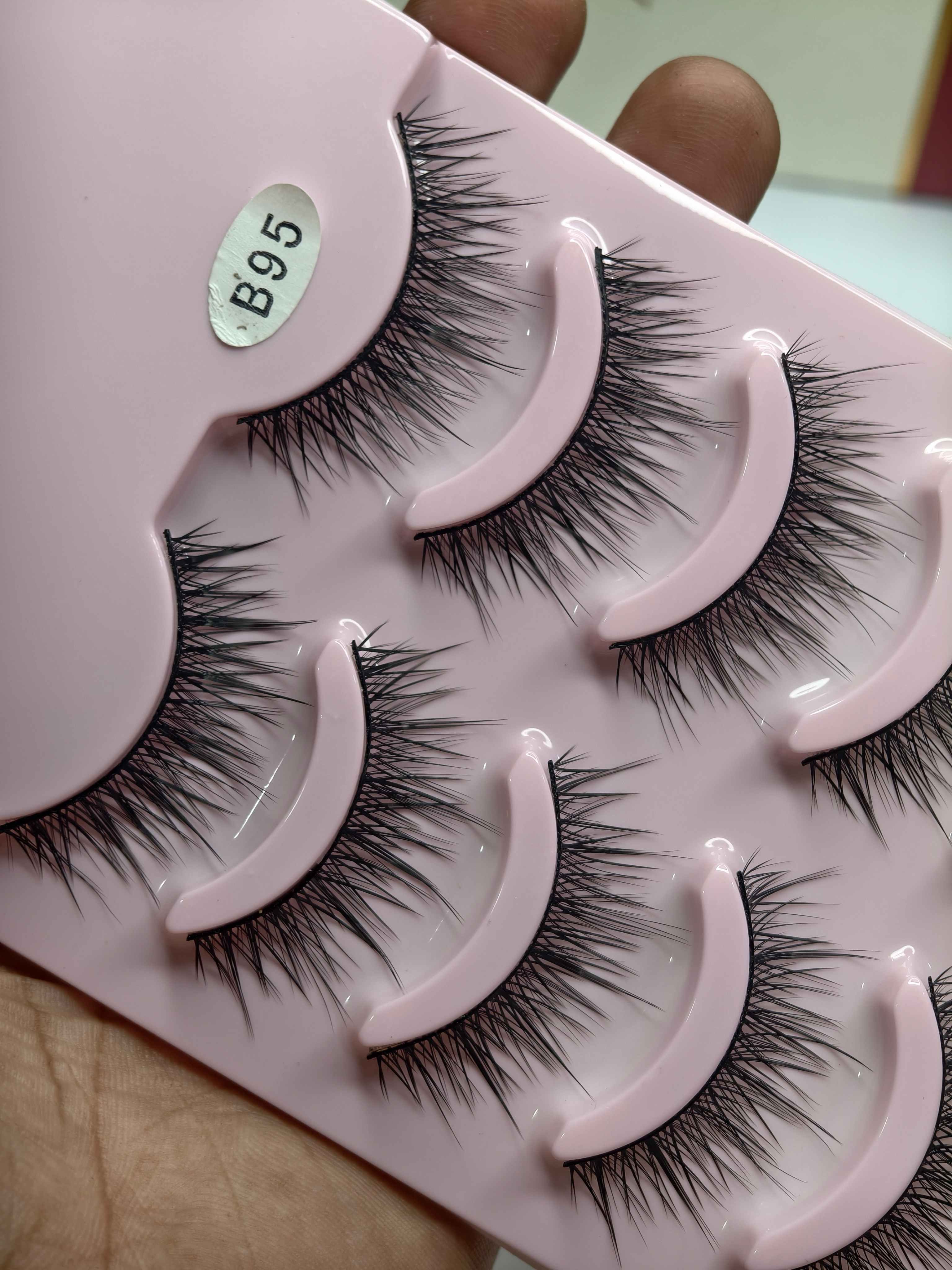 Extremly Natural lightweight lash-B95
