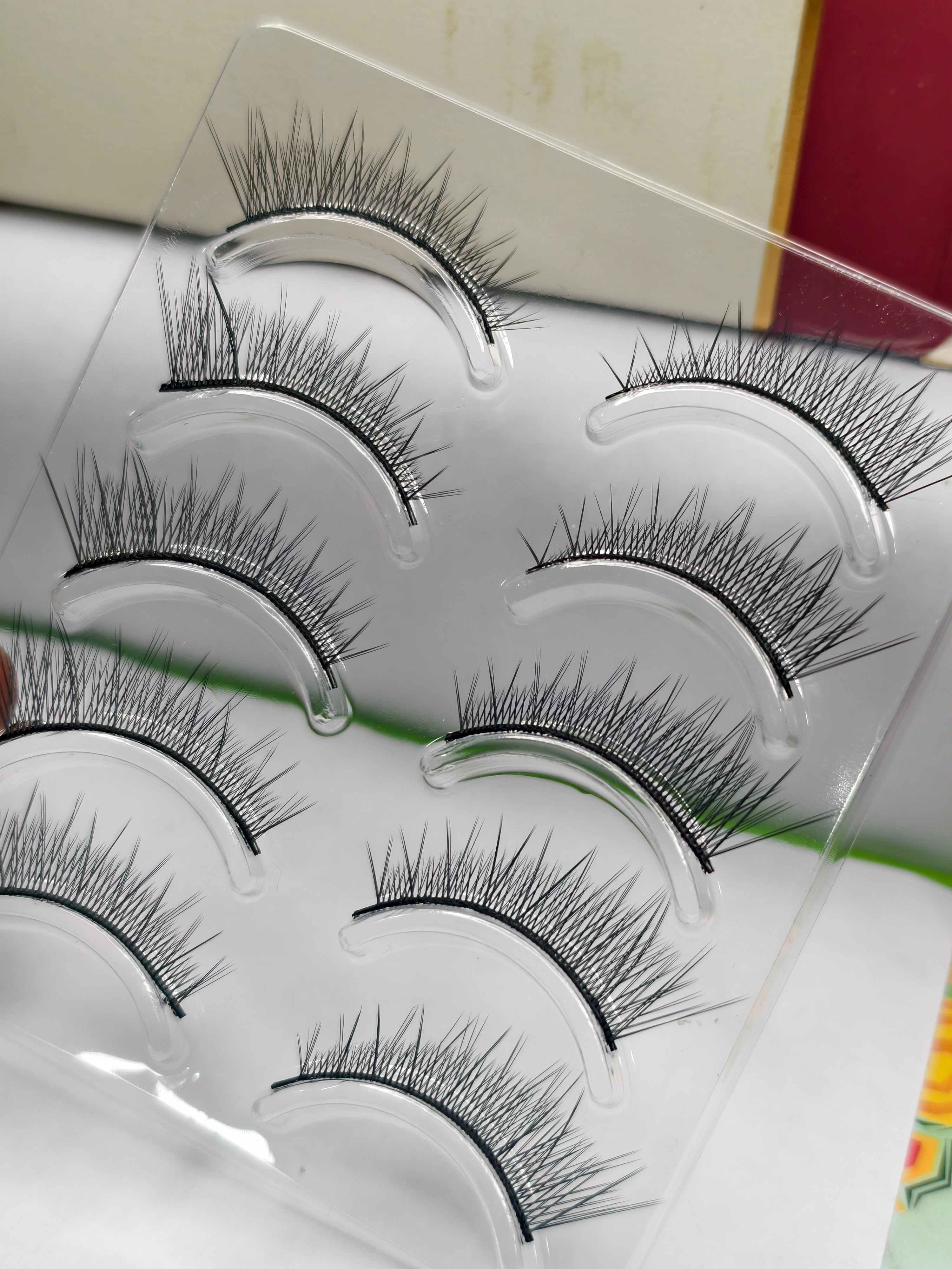 Extremly Natural lightweight lash-T