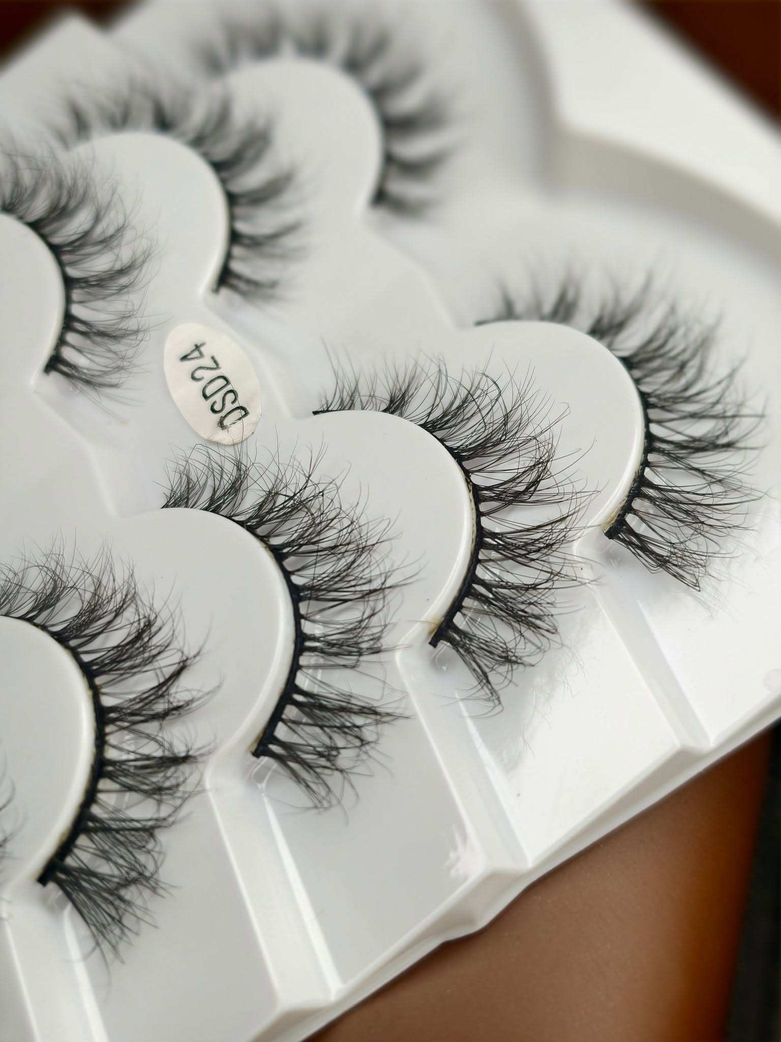 Extremly Natural lightweight lash-Dsd24