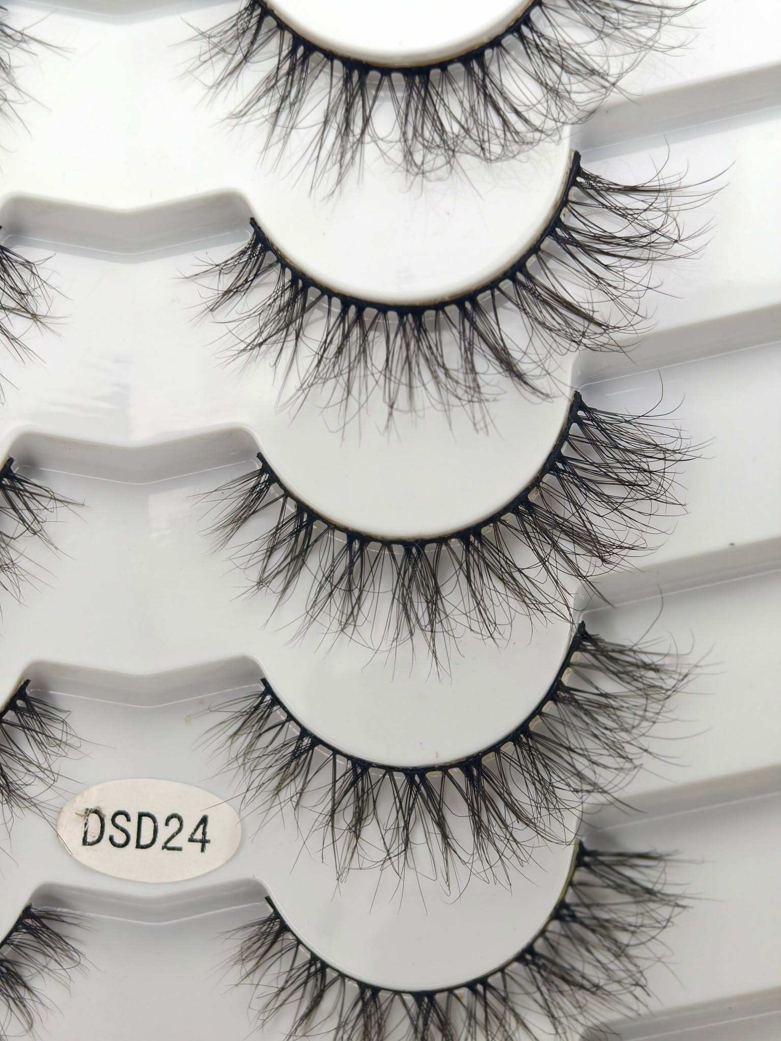 Extremly Natural lightweight lash-Dsd24